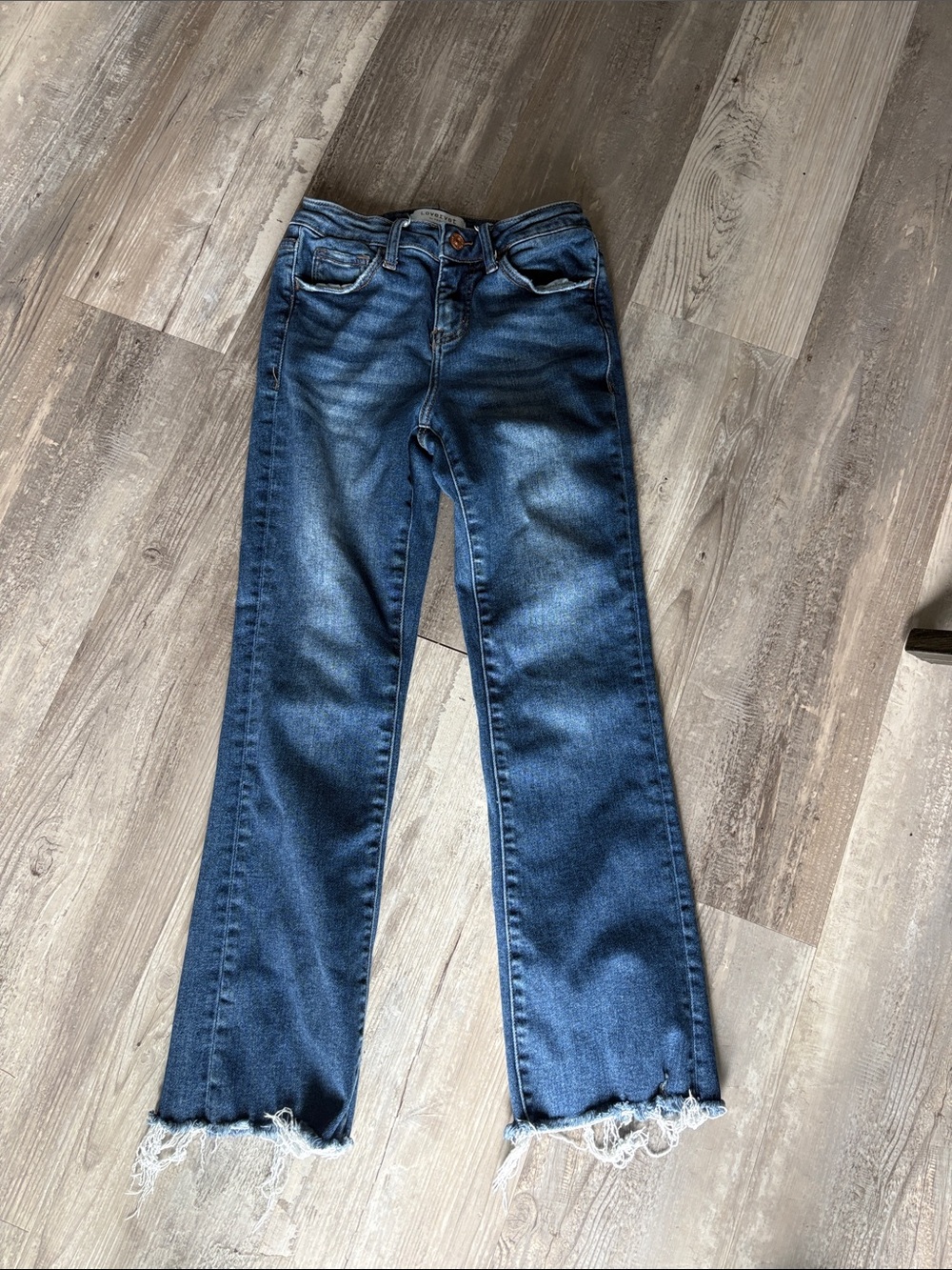 Women’s Straight Leg Frayed Hem Jeans - Blue
